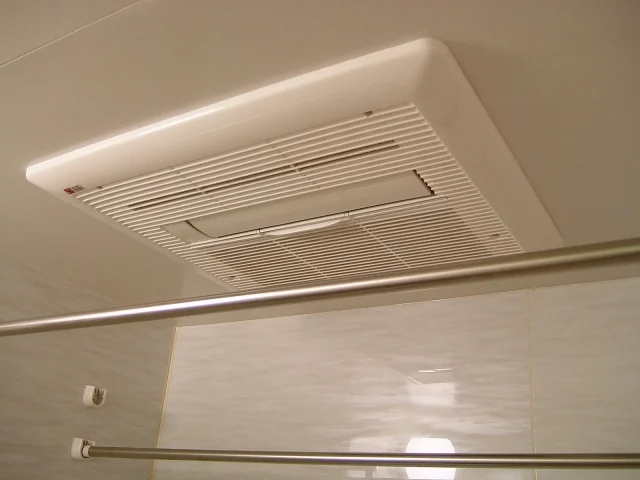 おすすめ2【浴室】多機能換気扇分解洗浄１